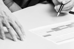 蓄電池的內(nèi)阻，值越大越好，還是越小越好？